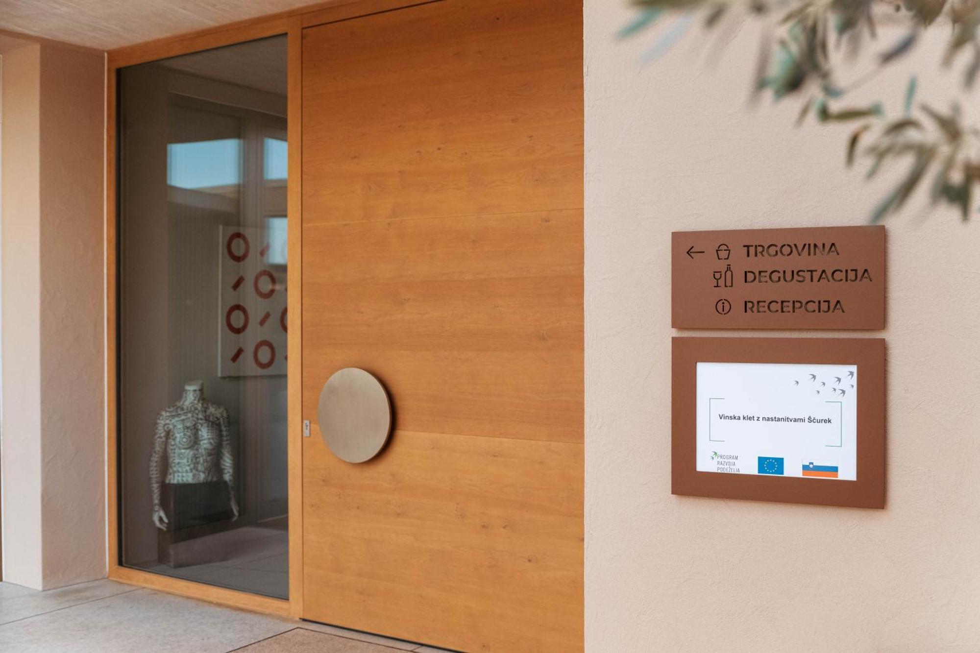 Posestvo Scurek Wine Bed & Breakfast Dobrovo Exterior foto