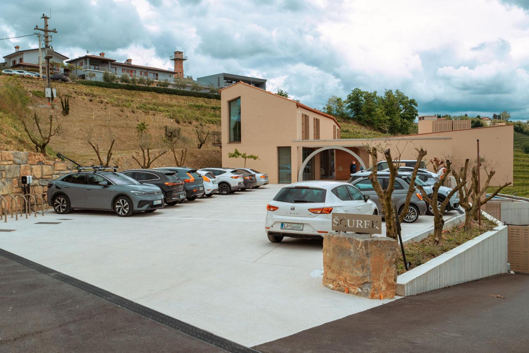 Posestvo Scurek Wine Bed & Breakfast Dobrovo Exterior foto